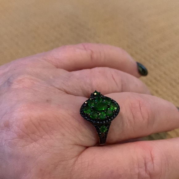 Beautiful Chrome Diopside and Black Spinel Ring. - Picture 7 of 7